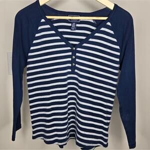 CHAPS Navy and Grey Striped Long Sleeve Vneck Top Size L